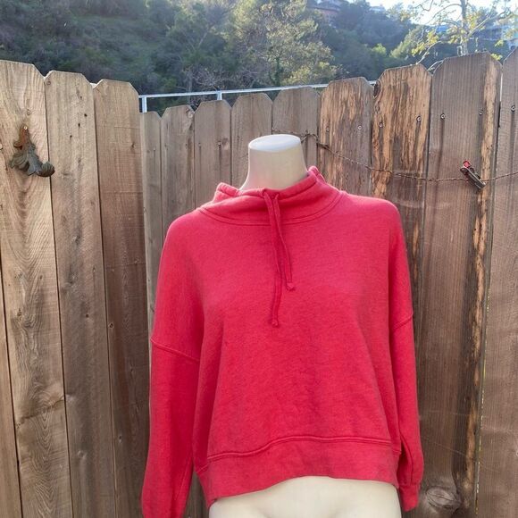 XIRENA CHASE SWEATSHIRT in coral size small - Picture 8 of 8